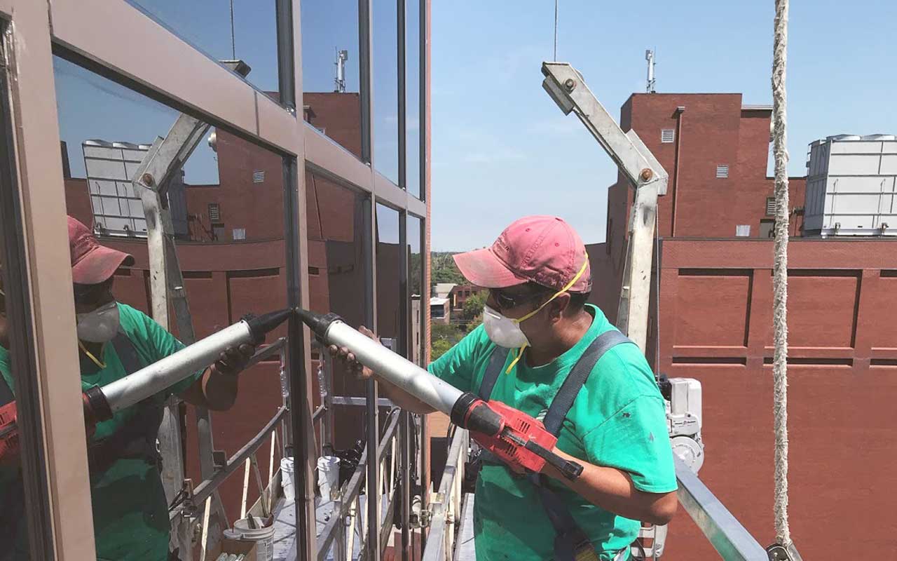 Commercial-Caulking-Contractors
